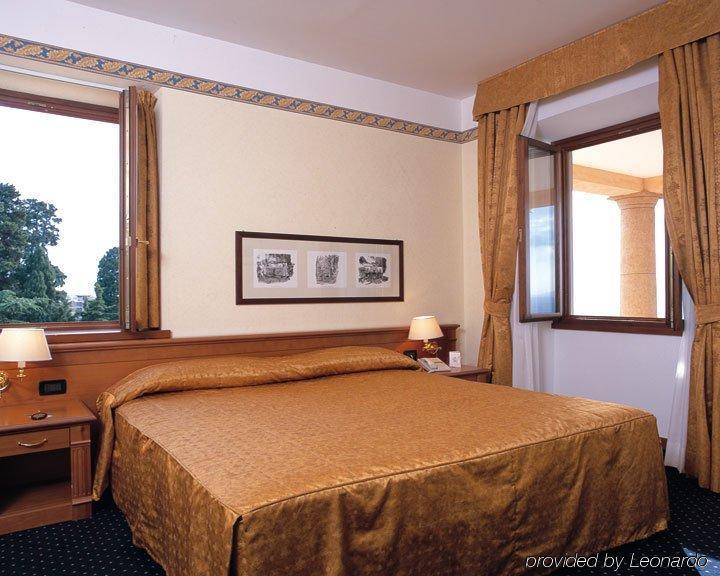 Hotel Villa Vecchia モンテ・ポルツィオ・カトーネ 部屋 写真