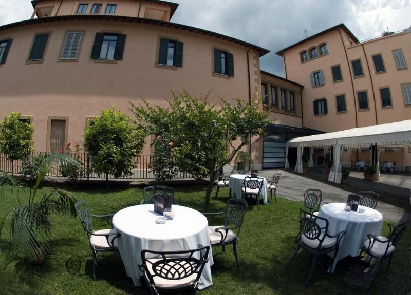 Hotel Villa Vecchia モンテ・ポルツィオ・カトーネ エクステリア 写真